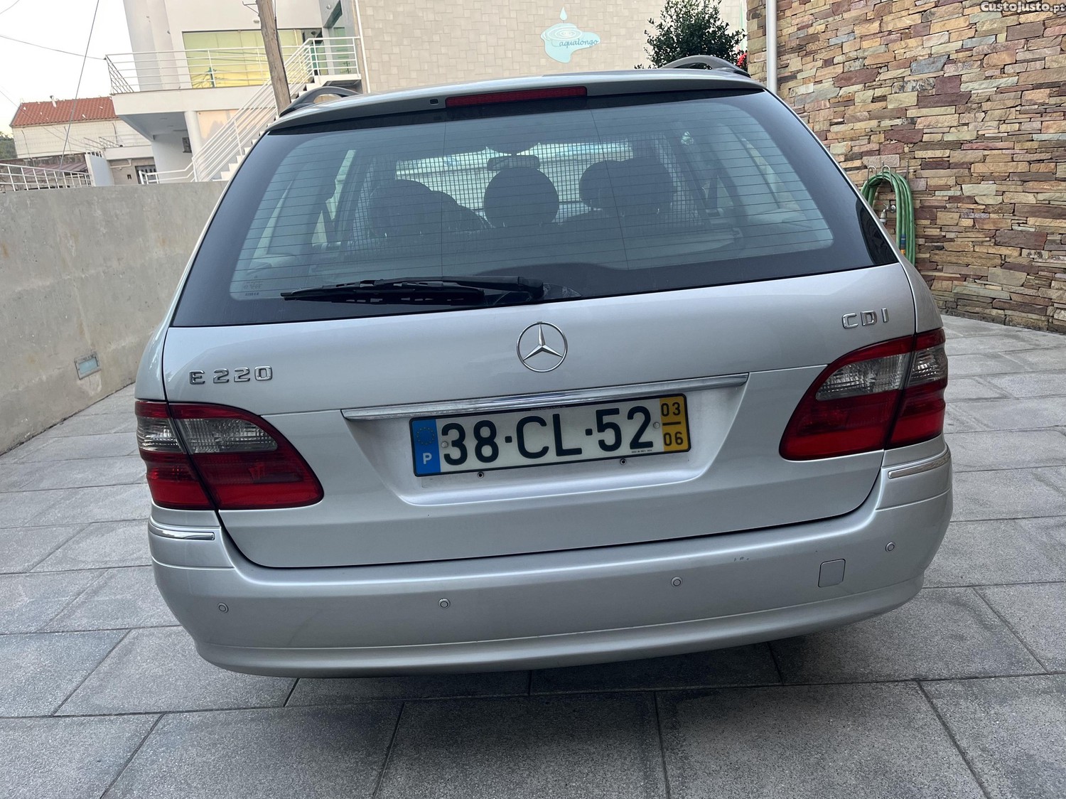 Mercedes-Benz E 220 Elegance — fotografia 9