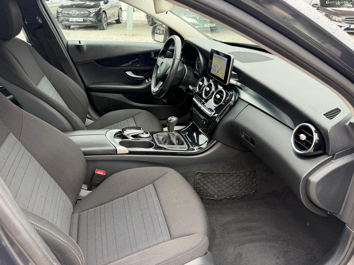 Mercedes-Benz C 220 BlueTEC — fotografia 4