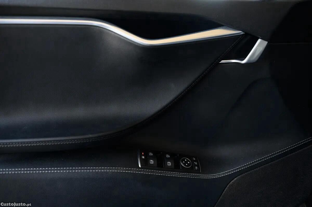 Tesla Model S 85 Standard RWD — fotografia 11