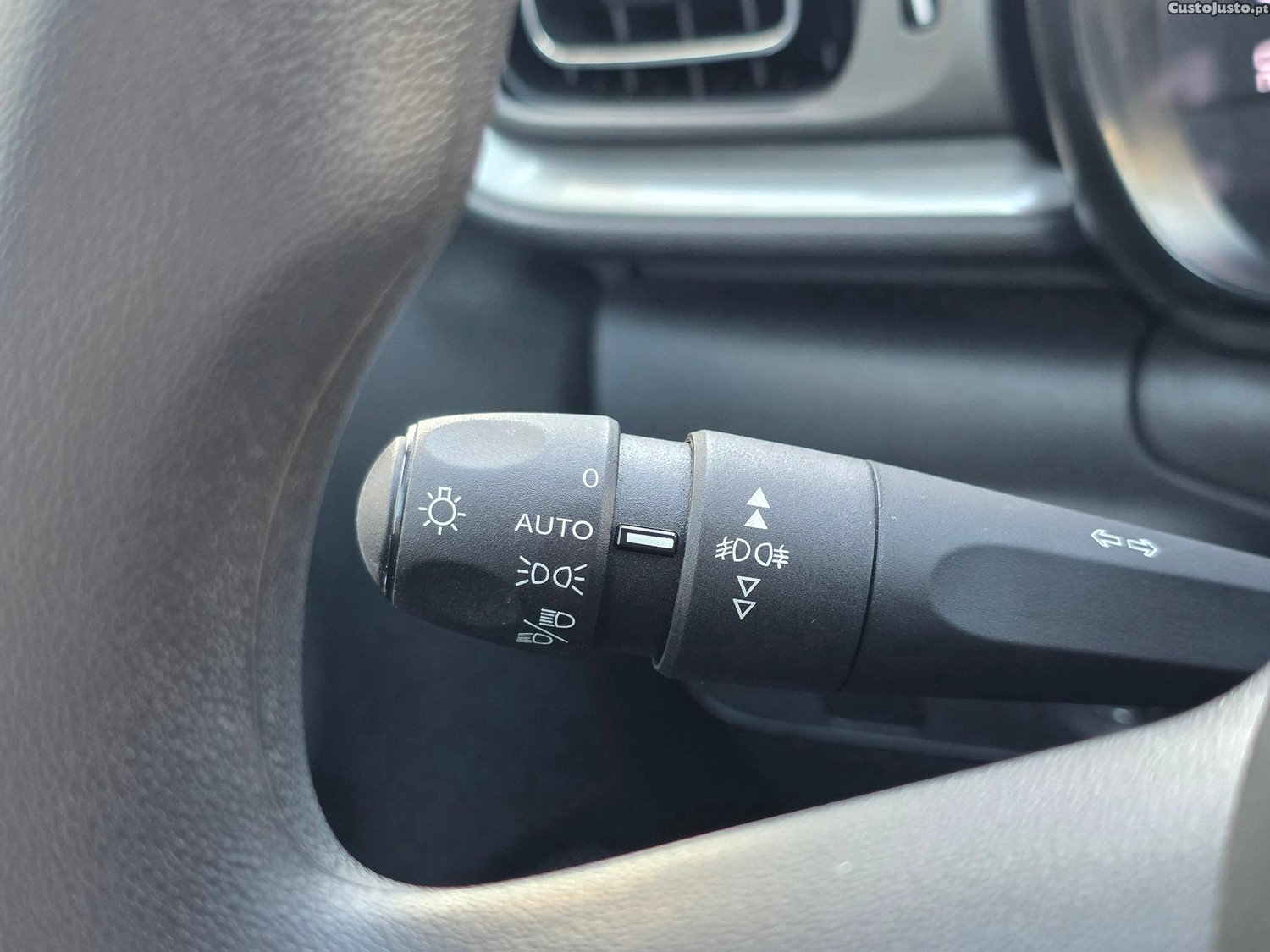 Citroën C3 1.2 PureTech Plus — fotografia 11