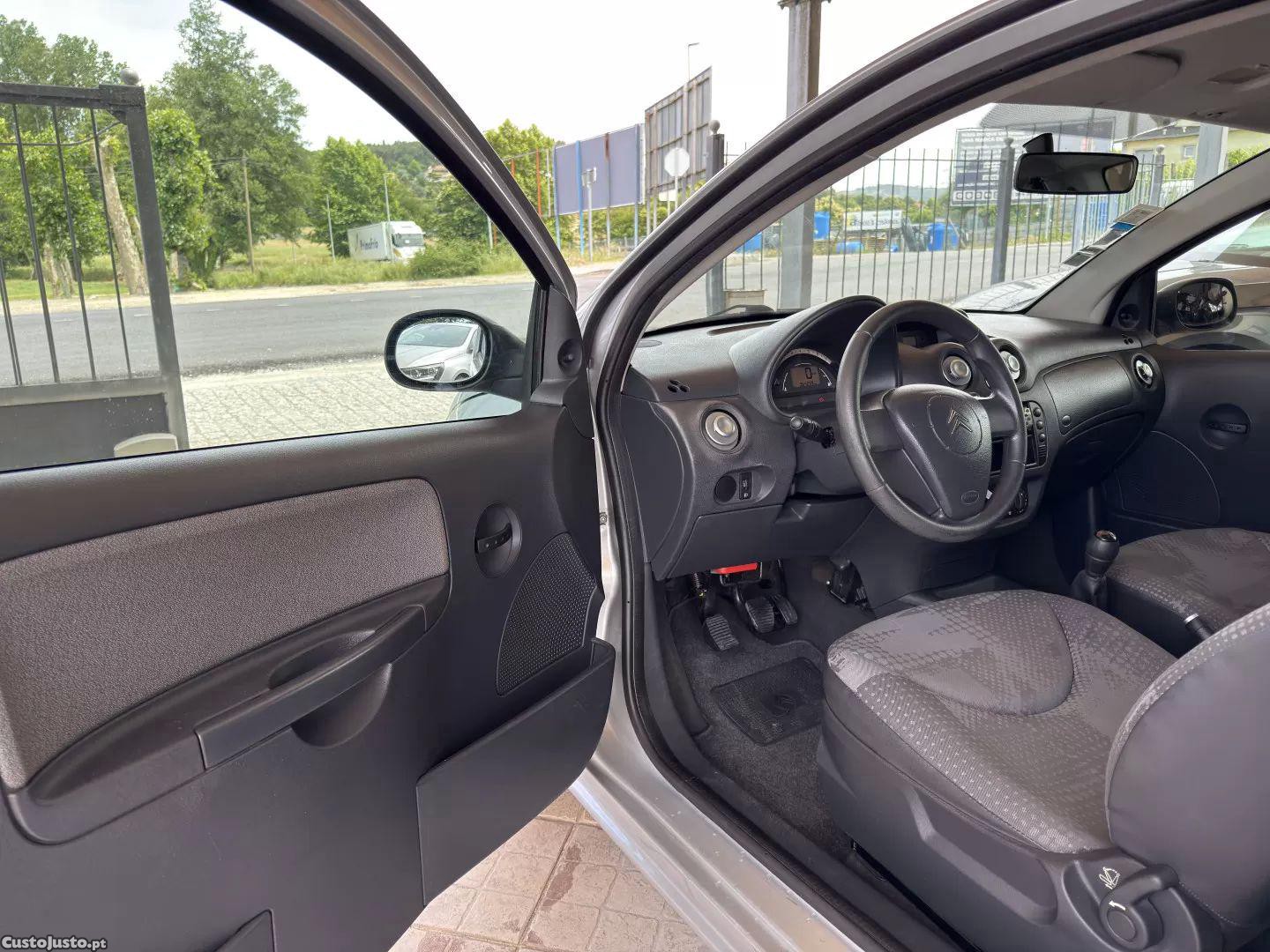 Citroën C2 1.1 — fotografia 9