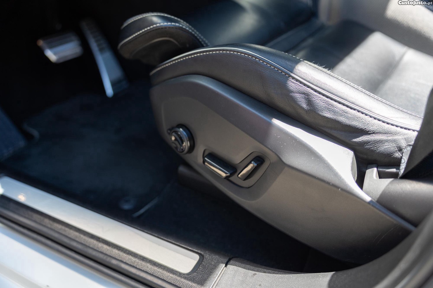 Volvo XC 60 R-Design T8 twin engine — fotografia 7