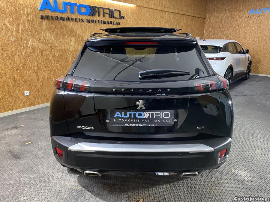 Peugeot 2008 1.2 PureTech Allure — photo 4