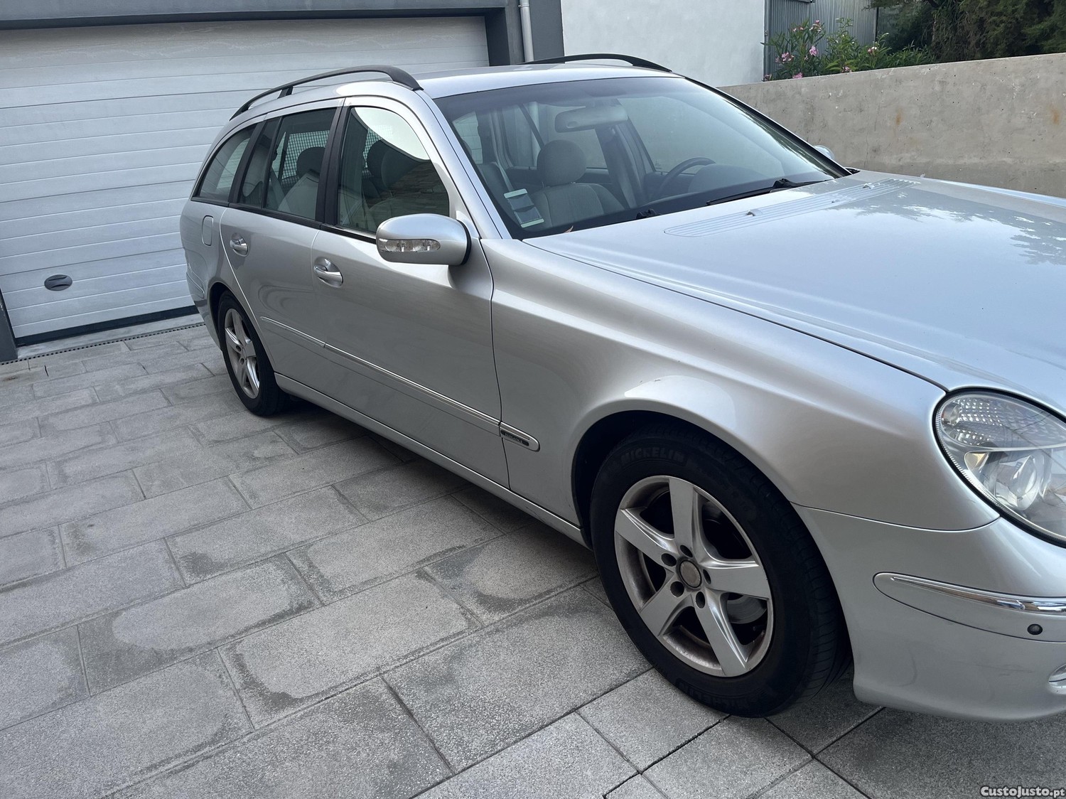 Mercedes-Benz E 220 Elegance — fotografia 10