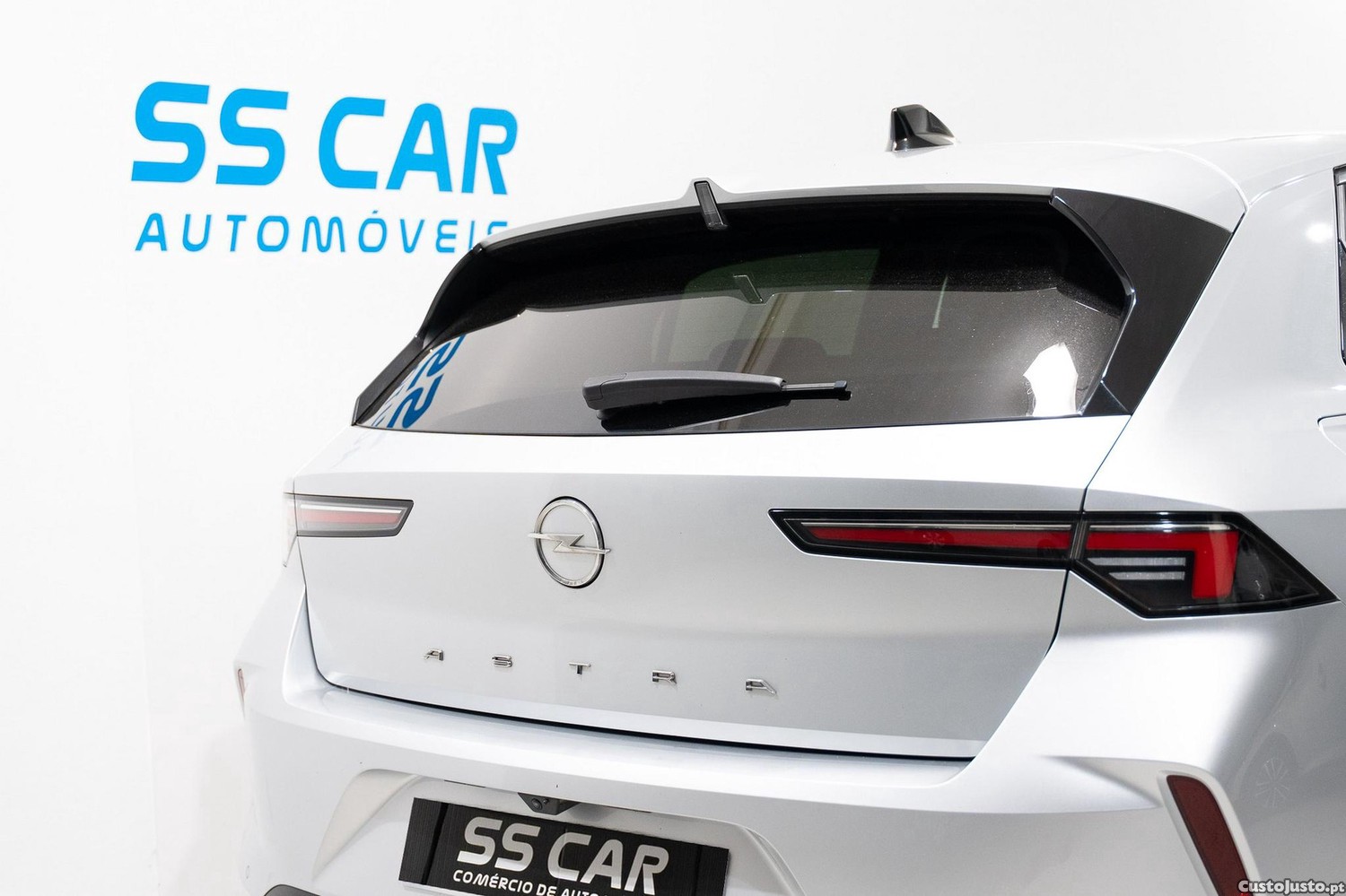 Opel Astra 1.2 T Elegance — fotografia 18