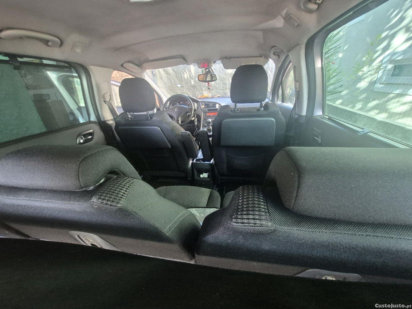 Peugeot 5008 1.6 Hdi 110 cv - 10 — photo 4
