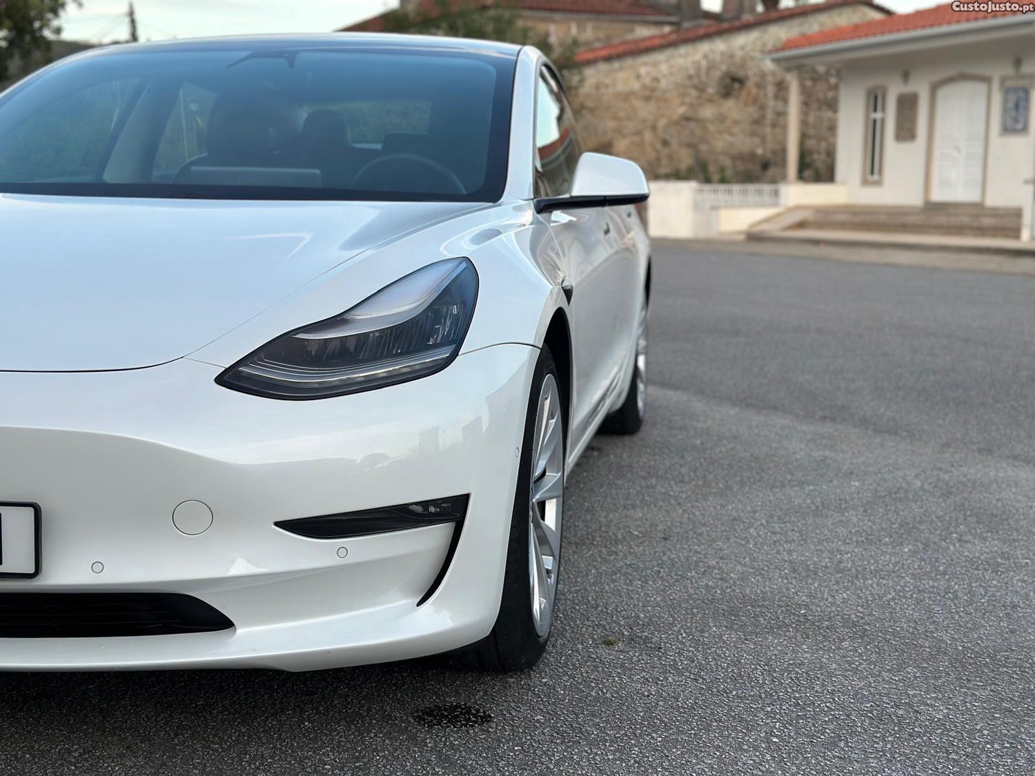 Tesla Model 3 Long Range Dual Motor — fotografia 9