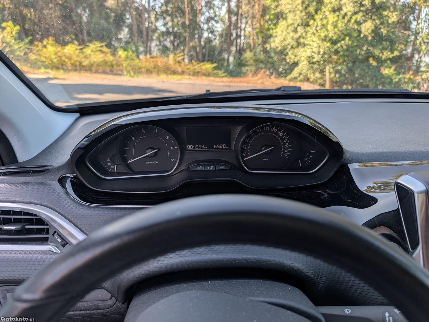 Peugeot 2008 1.2 PureTech — fotografia 3