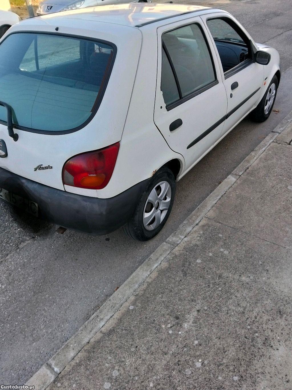 Ford Fiesta 1.8 diesel 5 lugares - 97 foto 3