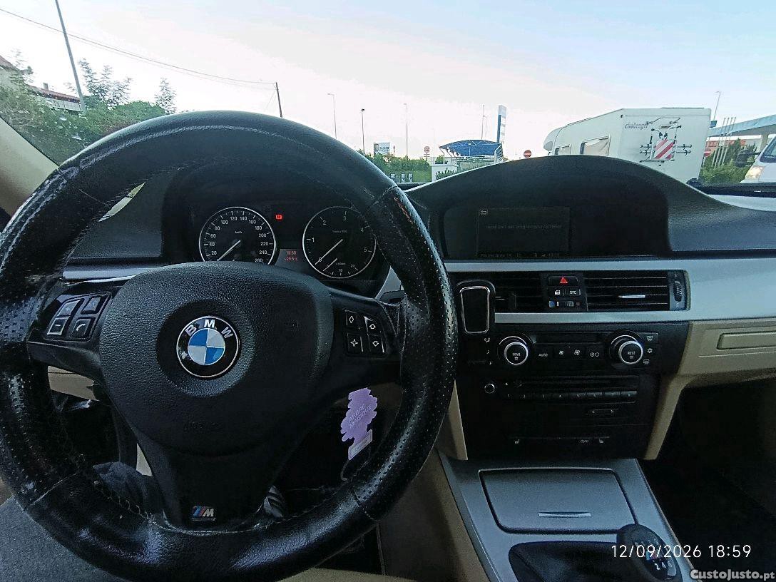 BMW 320 touring — fotografia 2