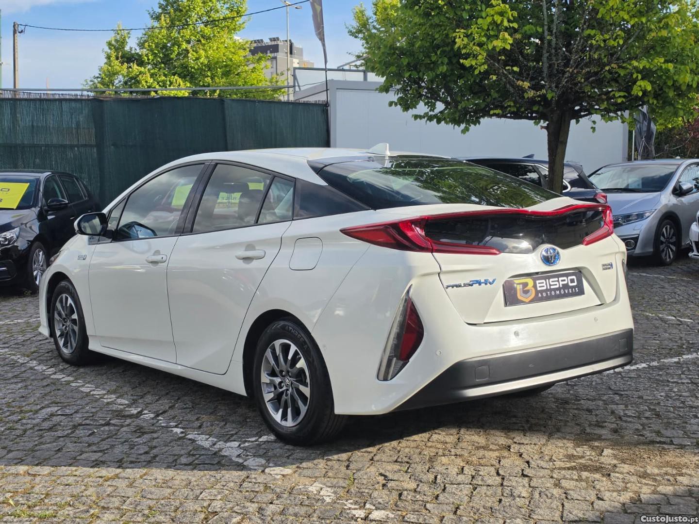 Toyota Prius 1.8 Plug-In Luxury Pele — fotografia 13