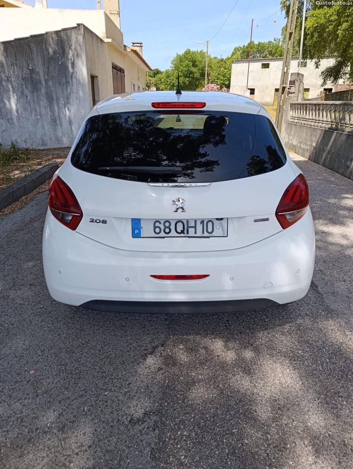 Peugeot 208 1.6hdi — fotografia 4