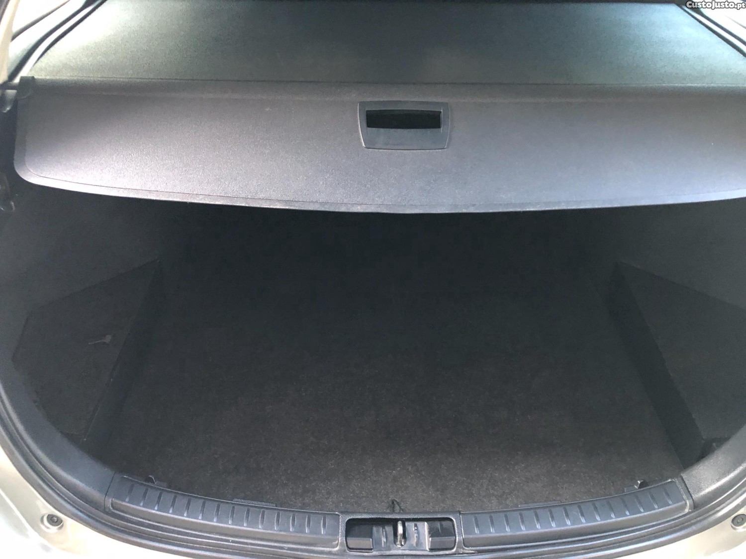 Toyota Auris D/4D — fotografia 8