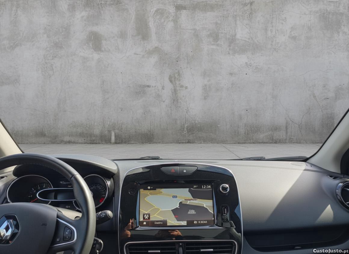 Renault Clio Sport Tourer - 19 — photo 5