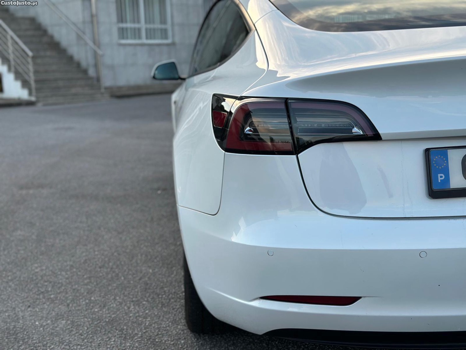 Tesla Model 3 Long Range Dual Motor — fotografia 8