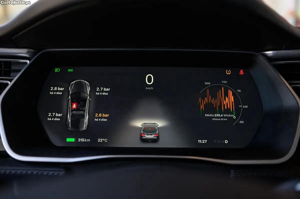 Tesla Model S 85 Standard RWD — fotografia 3