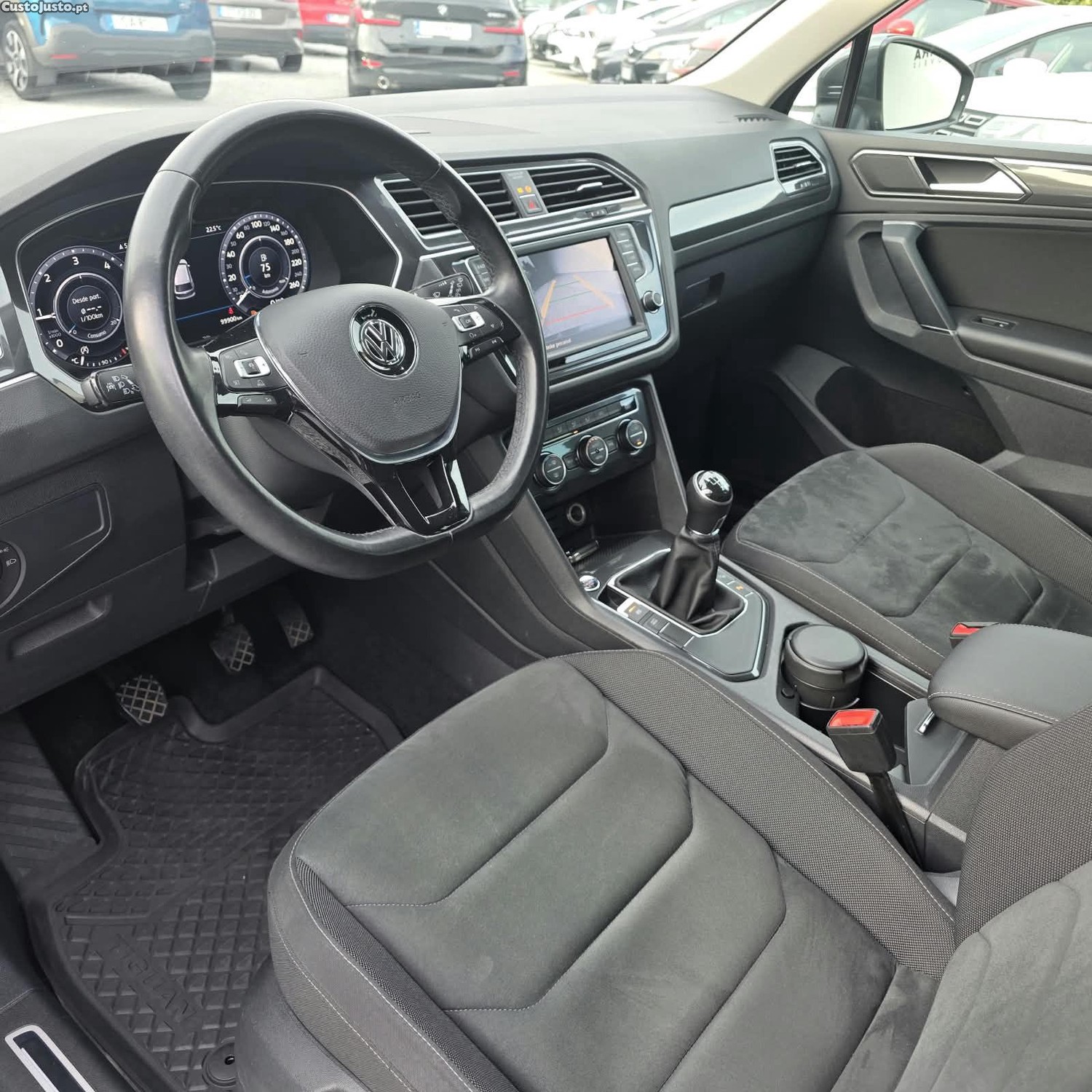 Volkswagen Tiguan 2.0 TDi Sport BlueMotion — fotografia 21