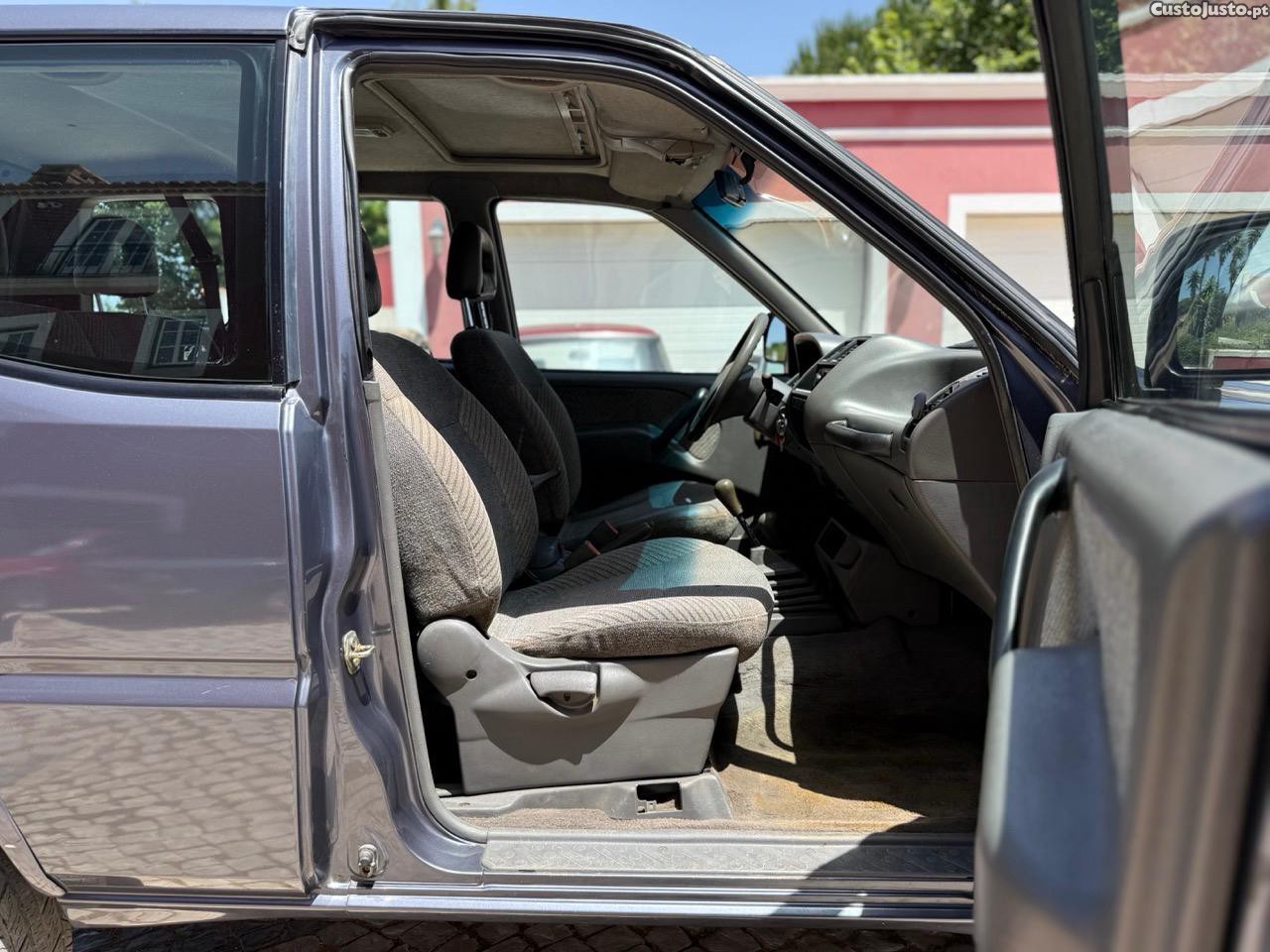 Nissan Terrano II — fotografia 8