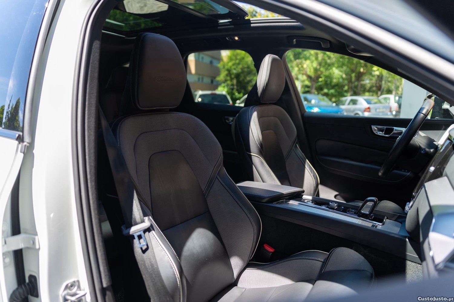 Volvo XC 60 R-Design T8 twin engine — fotografia 6