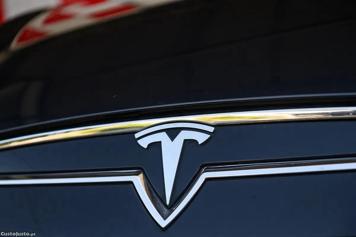 Tesla Model S 85 Standard RWD — fotografia 19