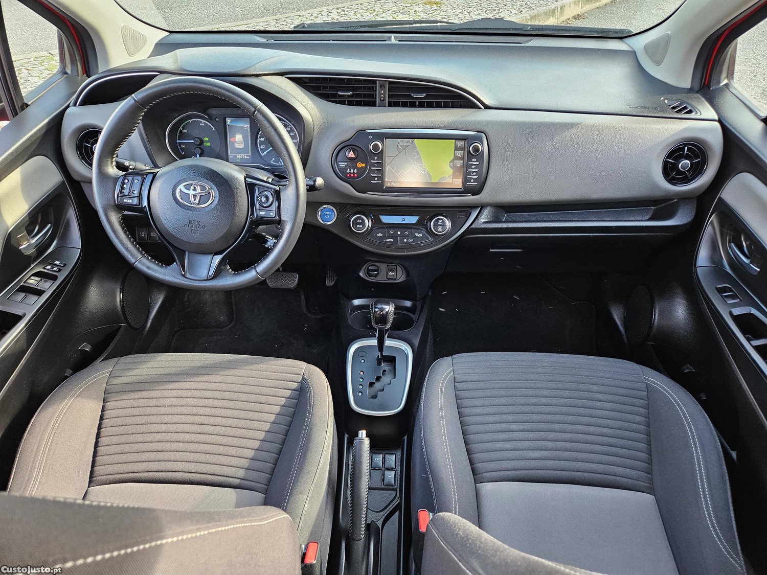 Toyota Yaris Hybrid _ Crédito — fotografia 5