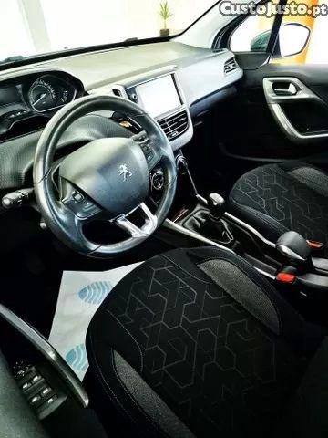 Peugeot 2008 1.2 active — fotografia 2