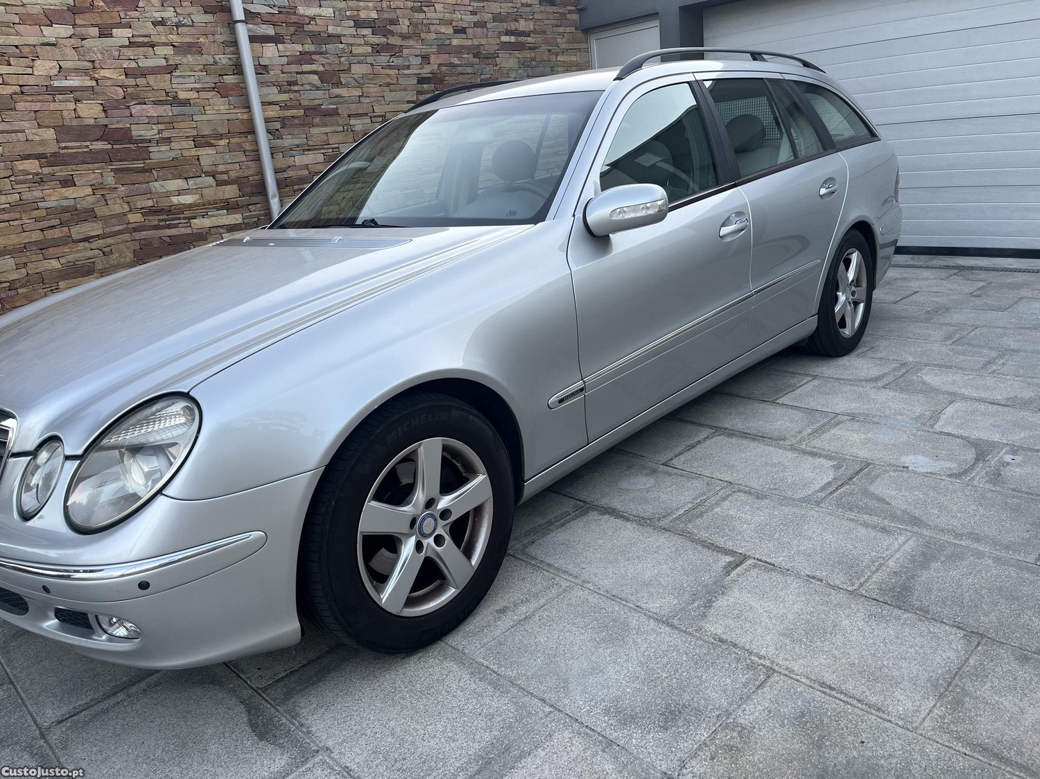 Mercedes-Benz E 220 Elegance — fotografia 11