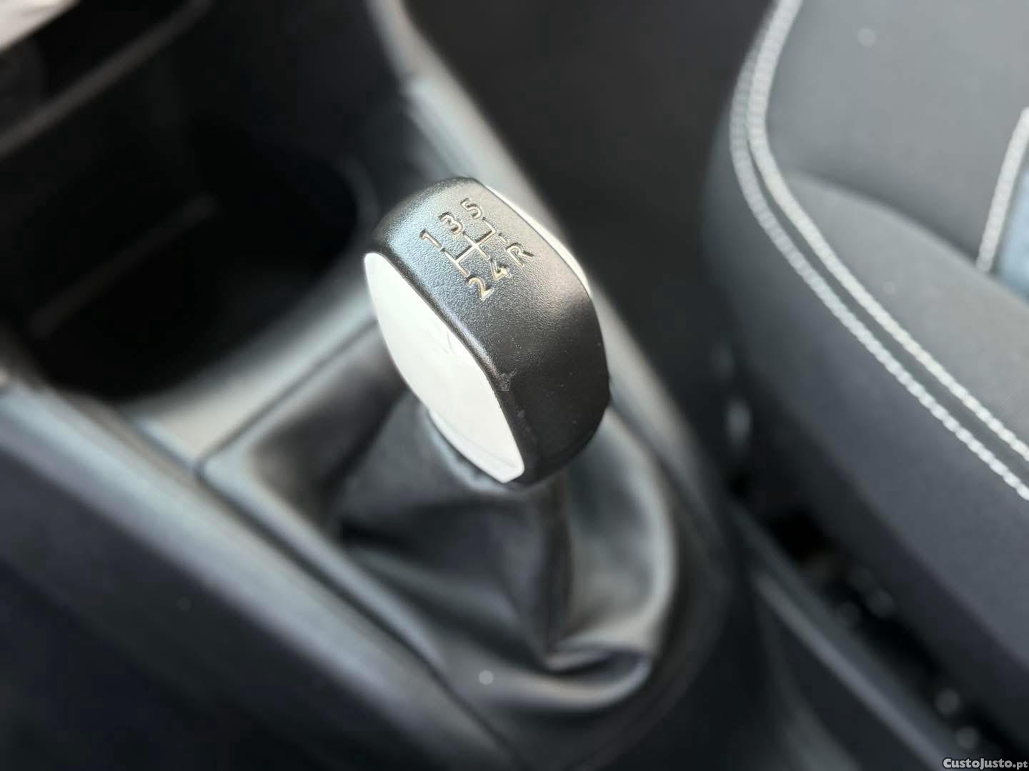 Peugeot 208 1.2 PureTech Like — fotografia 8