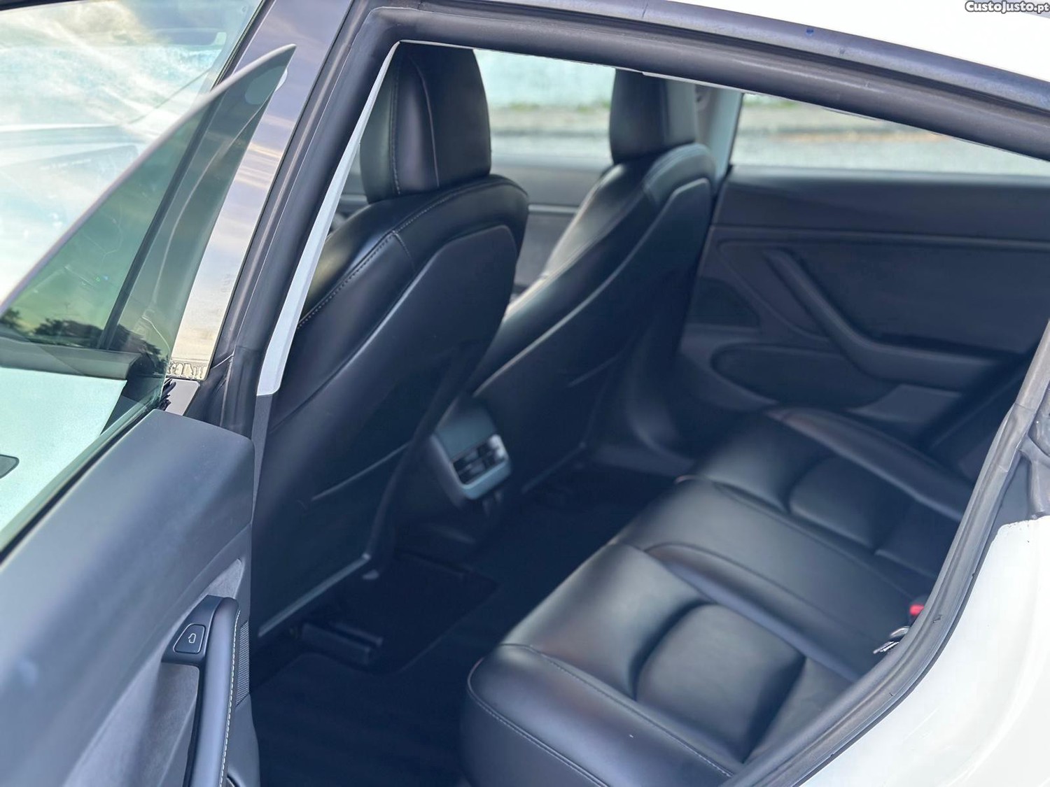 Tesla Model 3 Long Range Dual Motor — fotografia 7