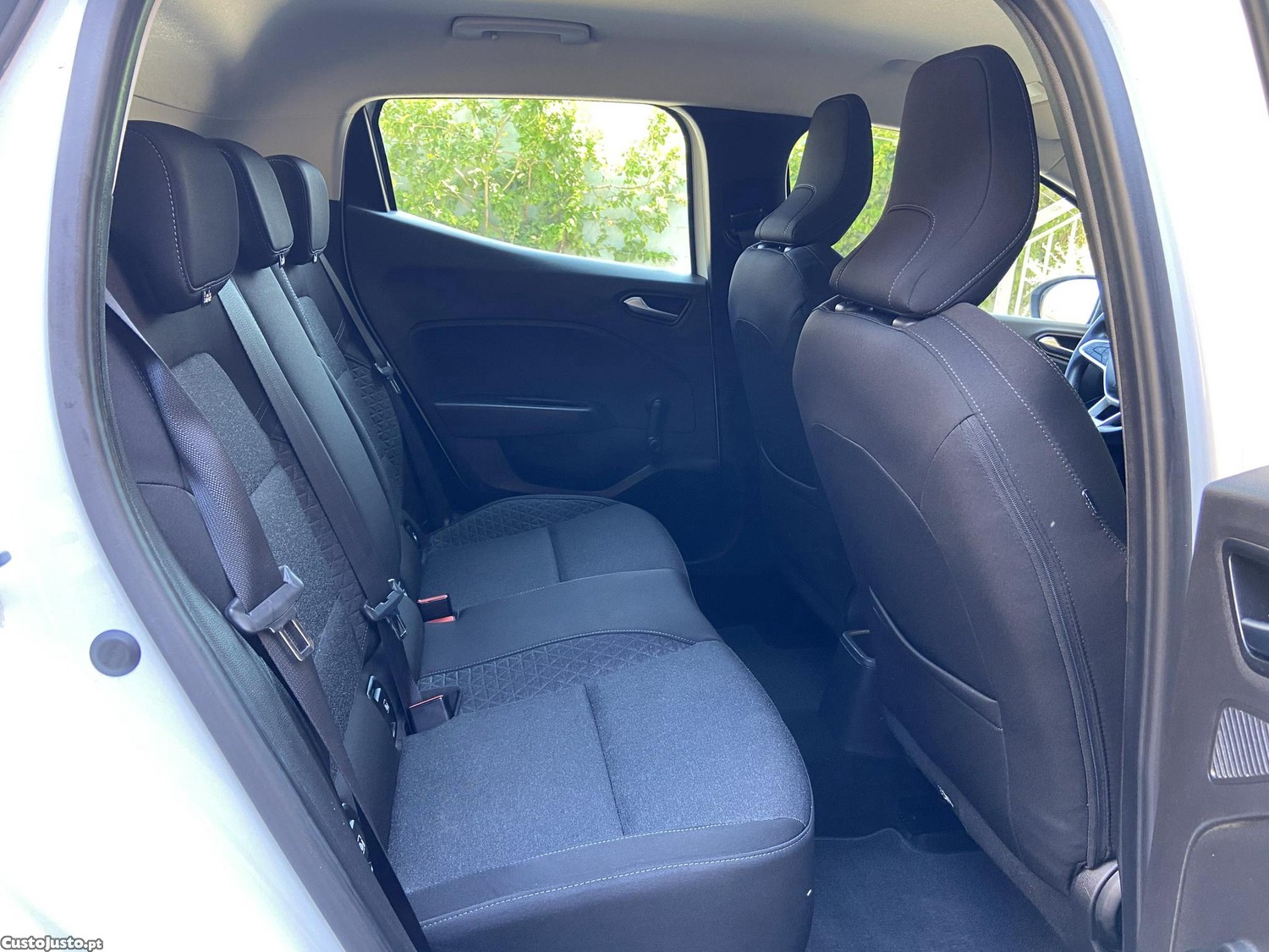 Renault Clio 1.5 BlueDci INTENSNACIONAL — fotografia 3