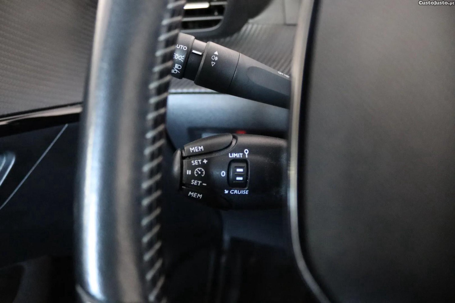Peugeot 208 1.2 PureTech Active Pack — fotografia 5
