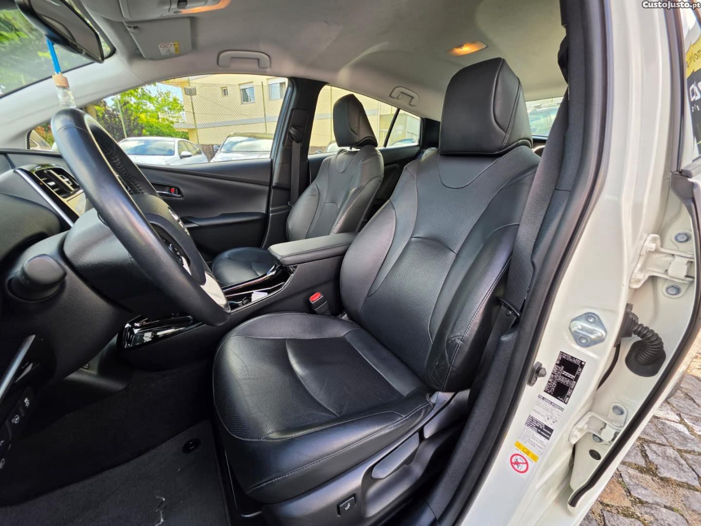 Toyota Prius 1.8 Plug-In Luxury Pele — fotografia 8