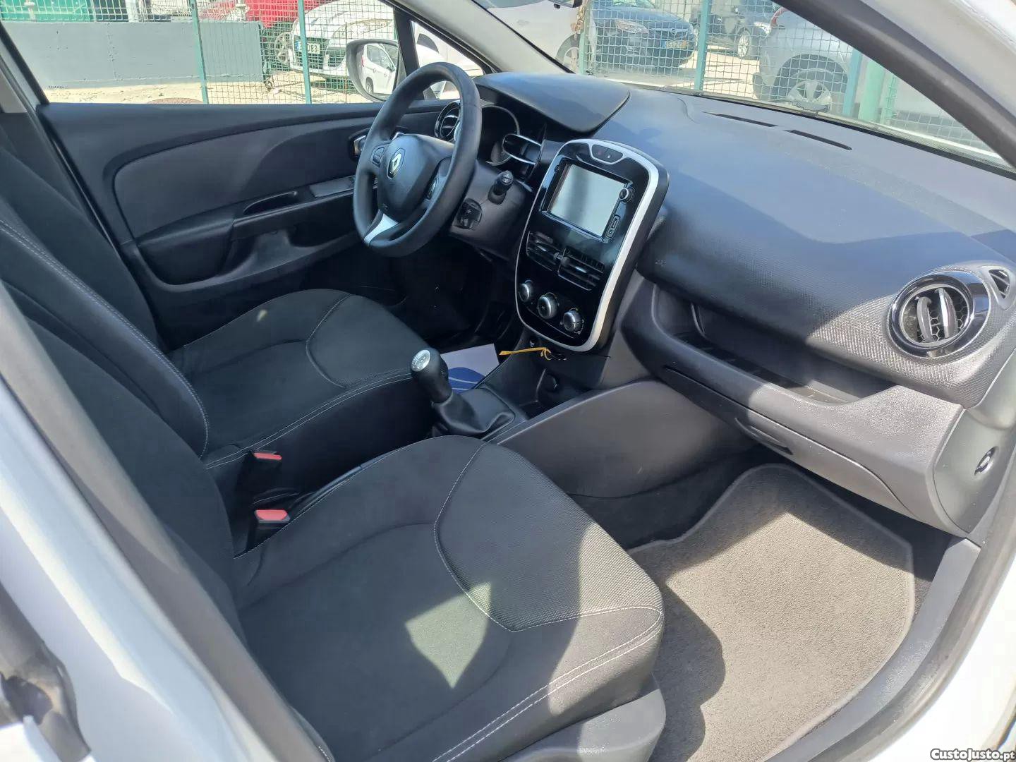 Renault Clio 1.5 dci confort — fotografia 4