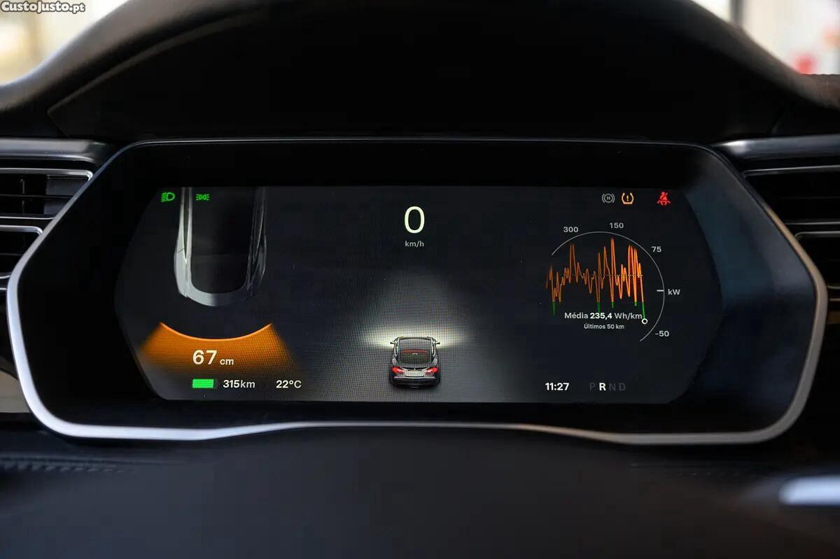 Tesla Model S 85 Standard RWD — fotografia 2