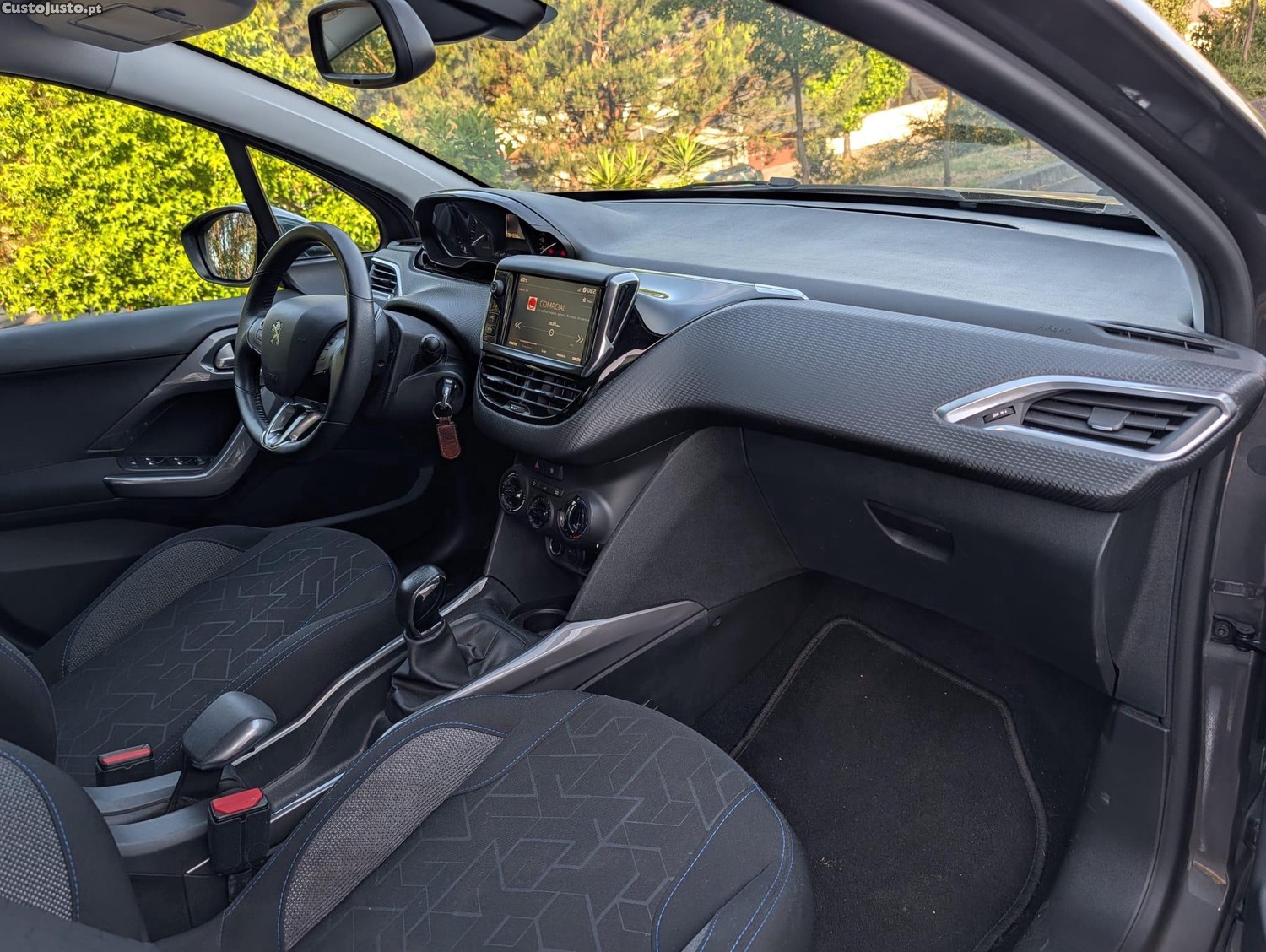 Peugeot 2008 1.2 PureTech — fotografia 7