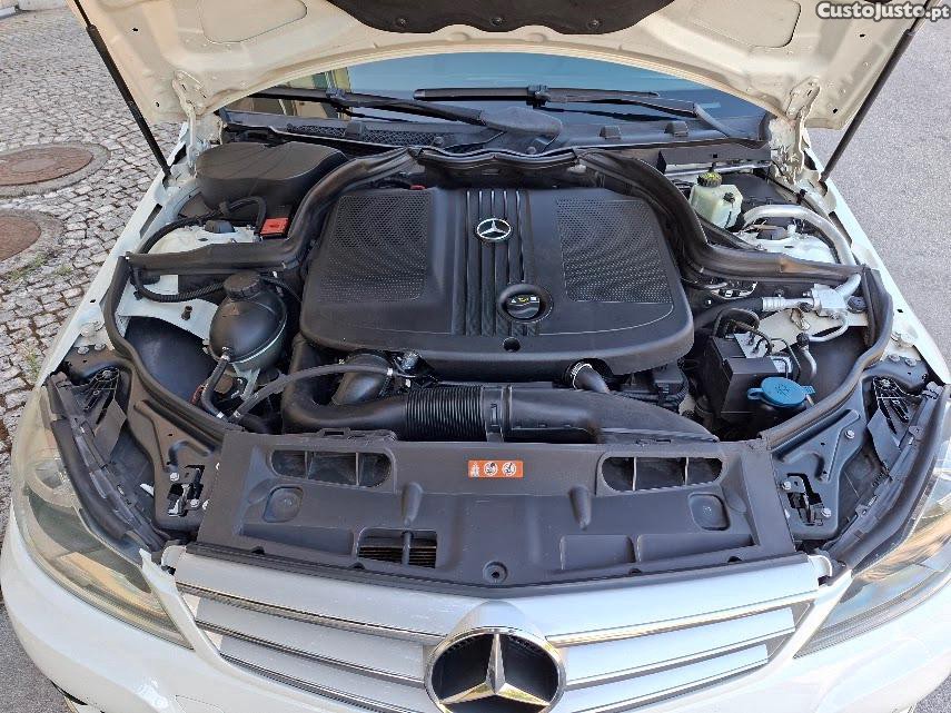 Mercedes-Benz C 220 CDI 170 CV / Avantgarde — fotografia 2