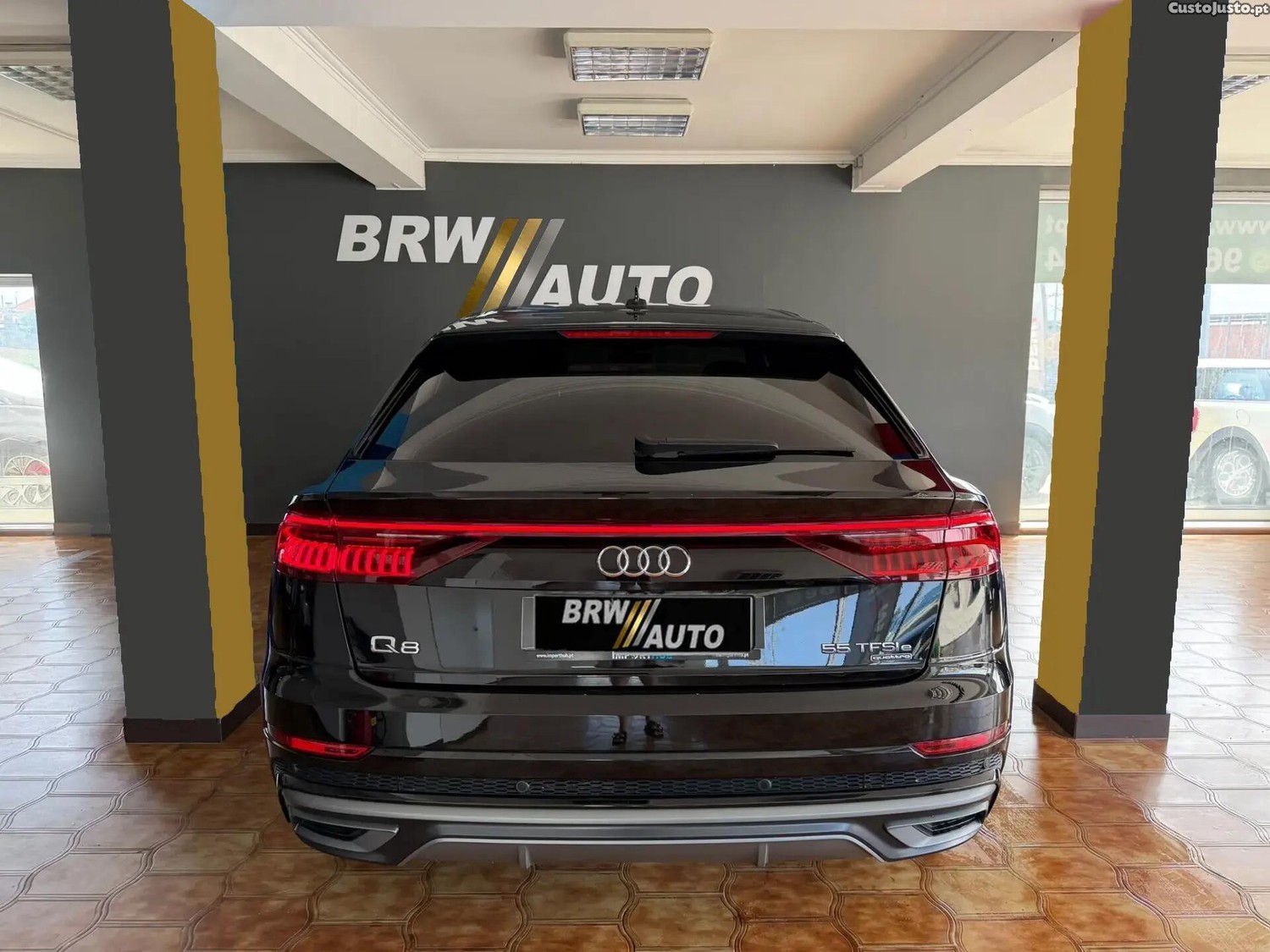 Audi Q8 55 TFSIe quattro Tiptronic - 22 foto 4