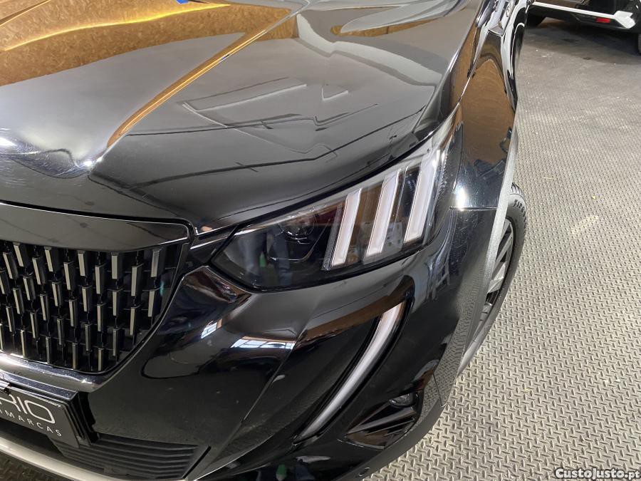 Peugeot 2008 1.2 PureTech Allure — photo 5