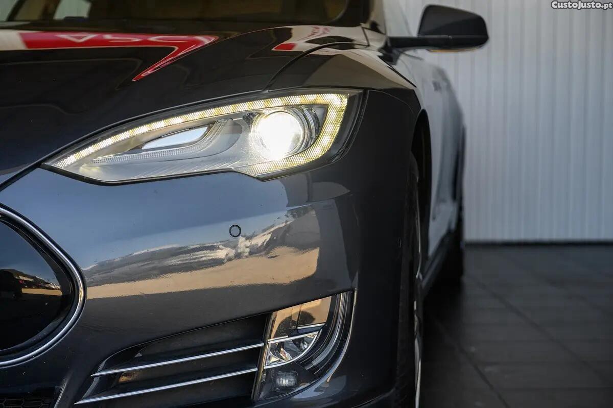 Tesla Model S 85 Standard RWD — fotografia 20