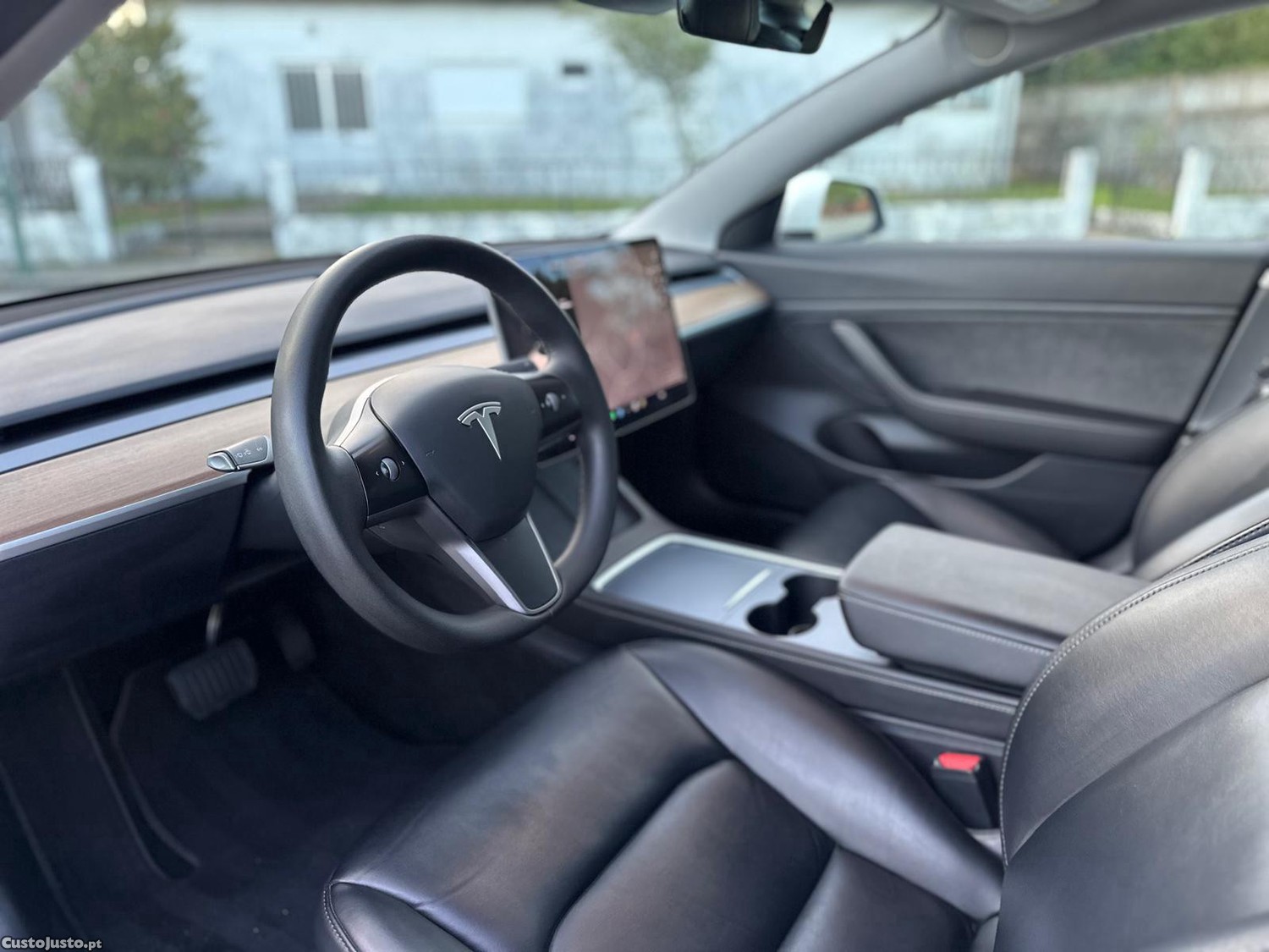 Tesla Model 3 Long Range Dual Motor — fotografia 4