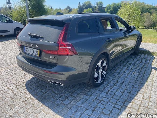 Volvo V60 Cross Country - 19 — photo 2