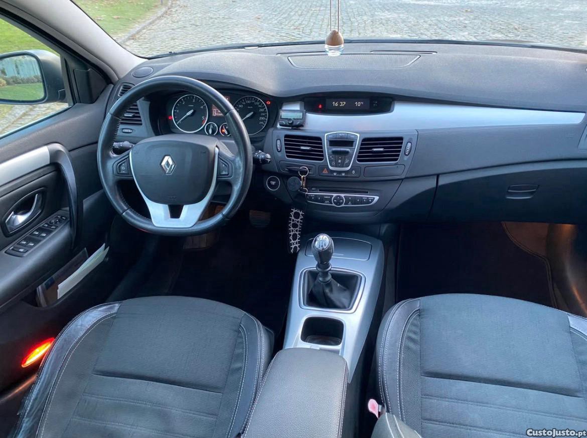 Renault Laguna 1.5 dCi — fotografia 6