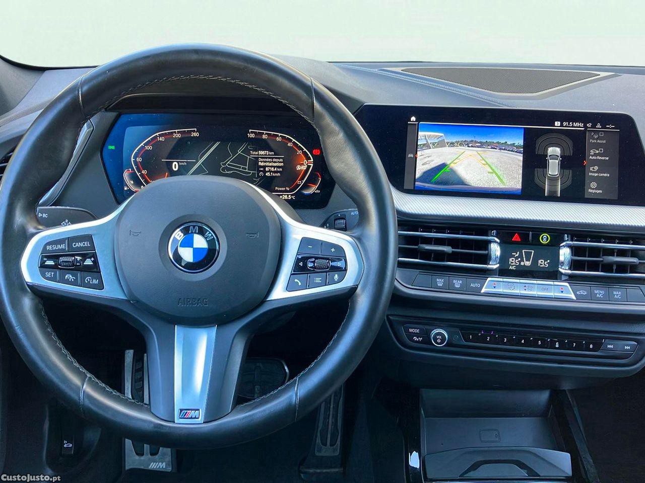 BMW 118 i Pack Desportivo M Auto — fotografia 12