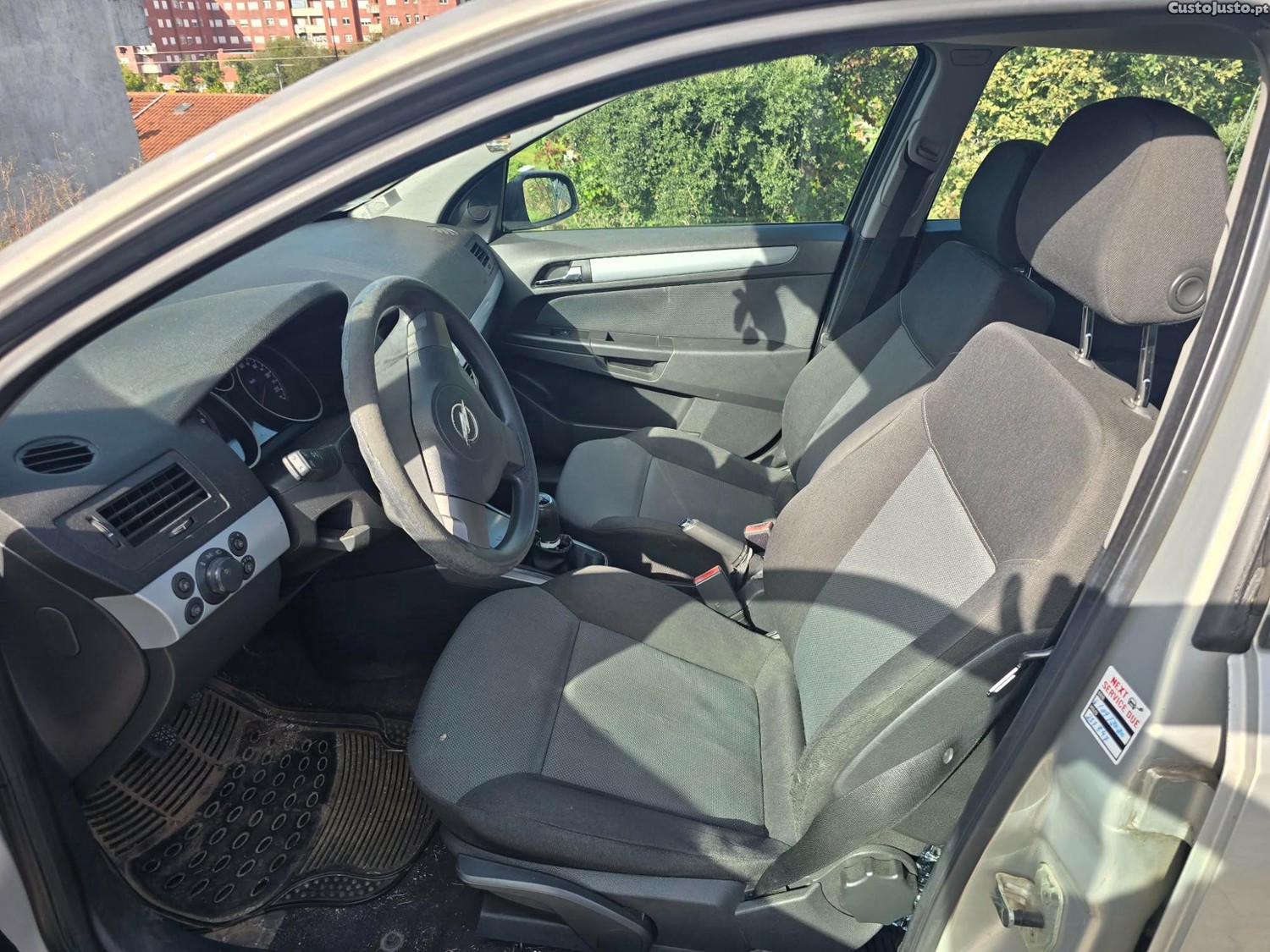 Opel Astra 1300 cdti — photo 2