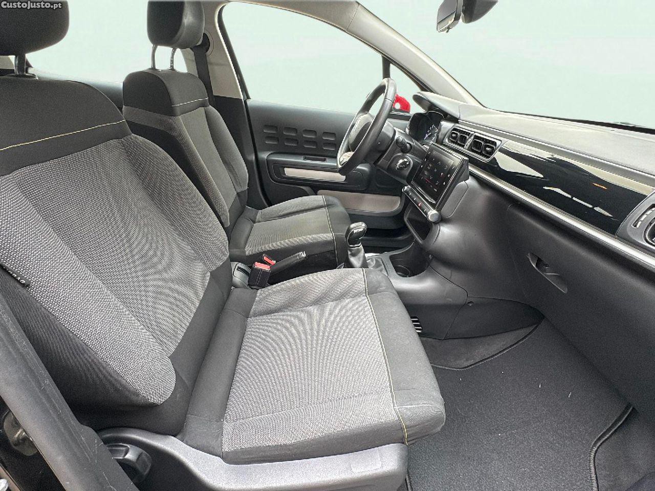 Citroën C3 1.2 PureTech Feel — fotografia 3