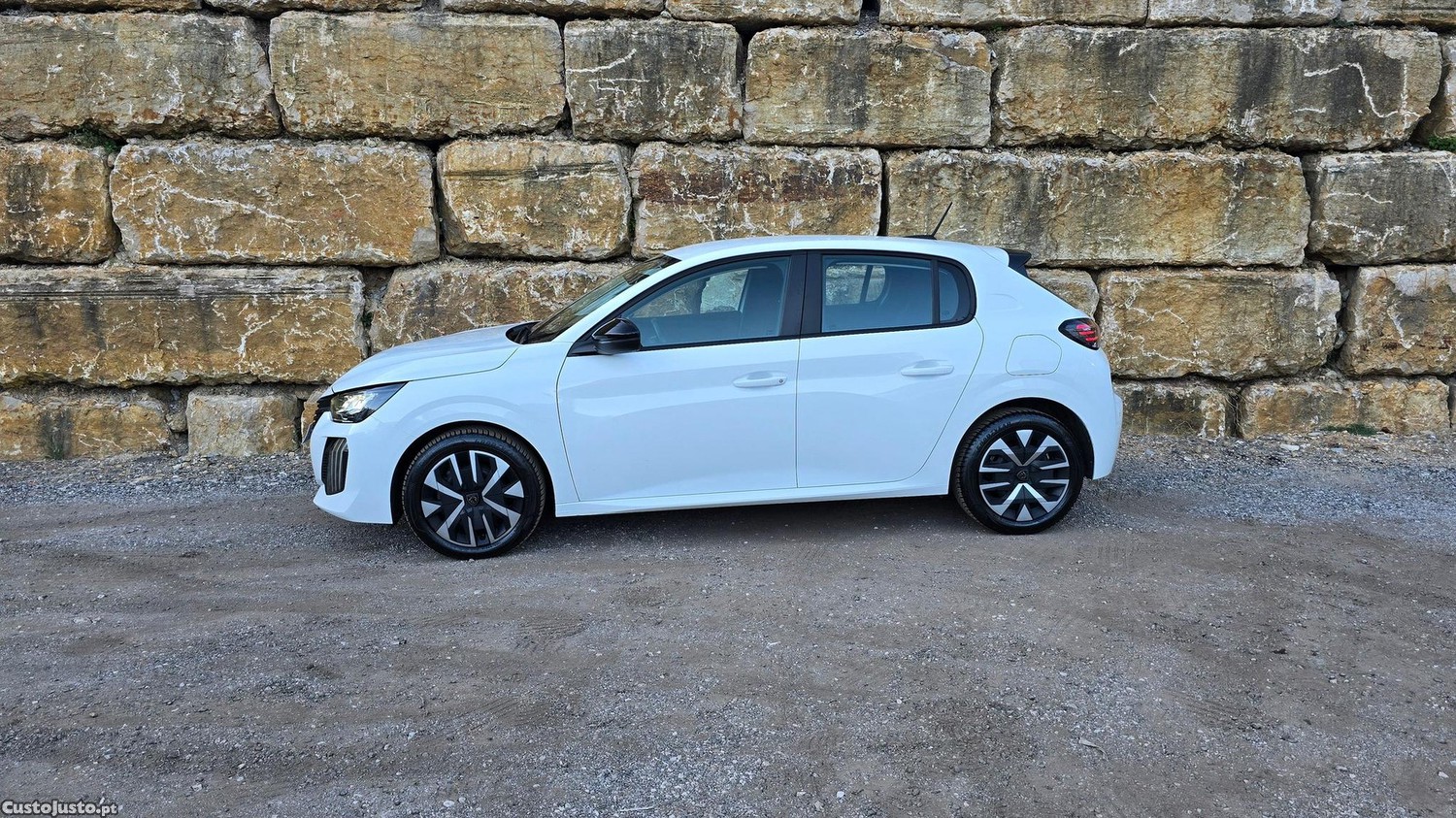 Peugeot 208 1.2 PureTech Active - 24 — photo 3