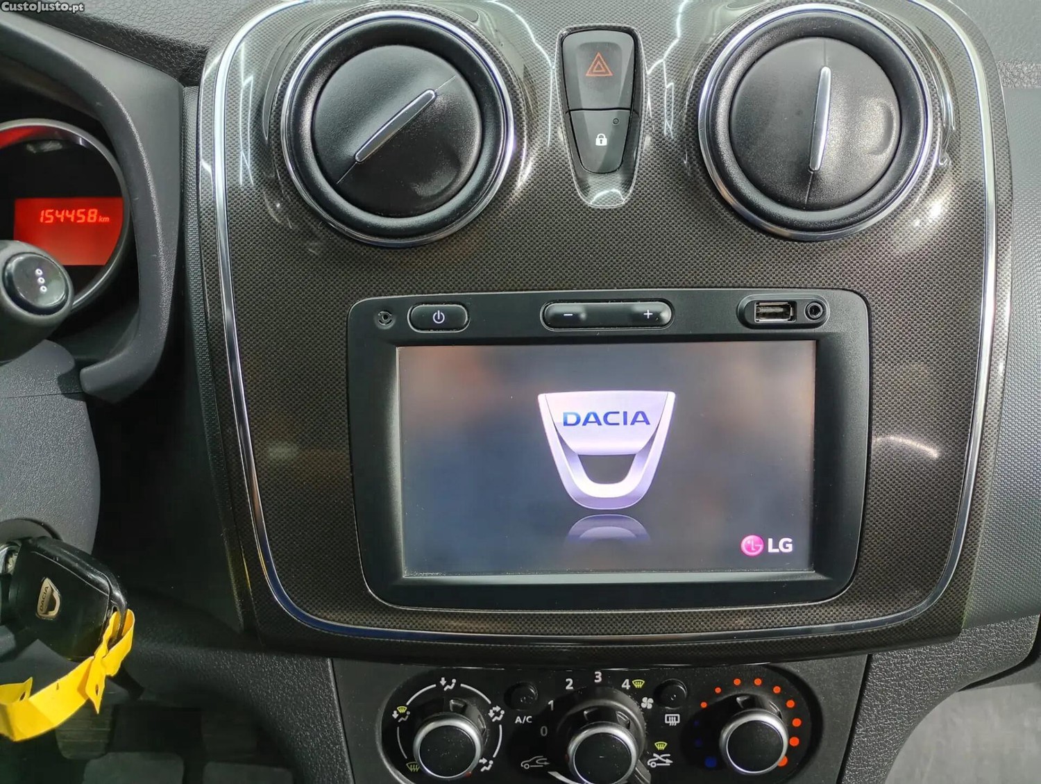 Dacia Logan 0.9 TCe Comfort Bi-Fuel — fotografia 12
