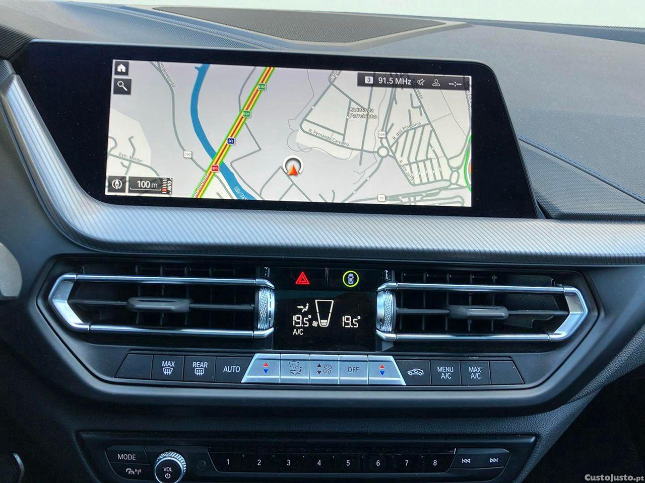 BMW 118 i Pack Desportivo M Auto — fotografia 11