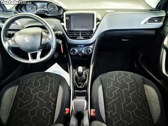 Peugeot 2008 1.2 active — fotografia 4
