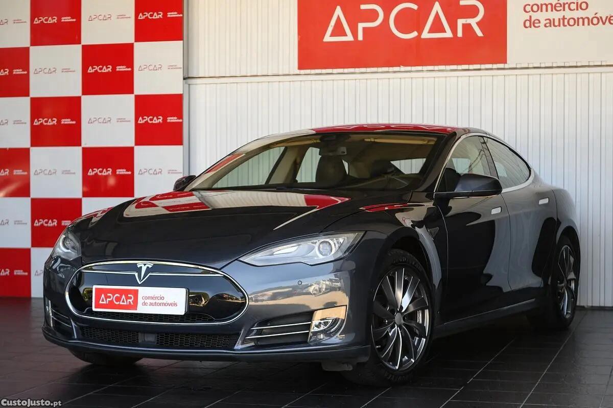 Tesla Model S 85 Standard RWD — fotografia 25